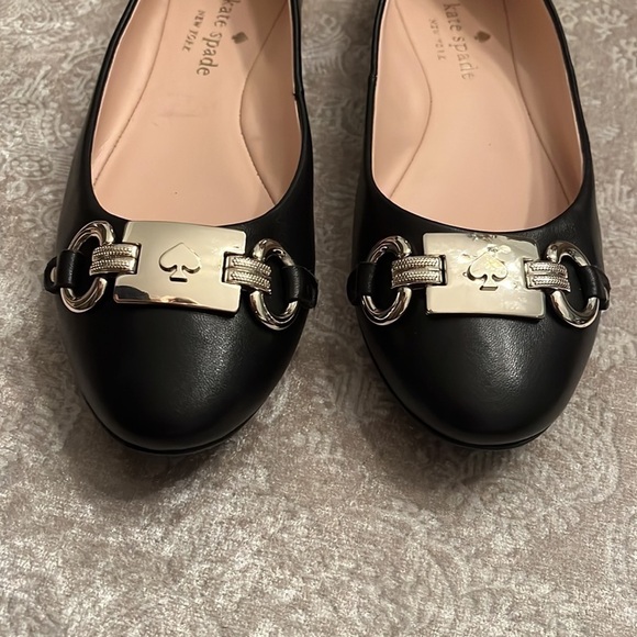 Brand New Kate Spade Genuine Leather Black Flats Slip On Shoes Silver Tone Logo - Picture 6 of 15